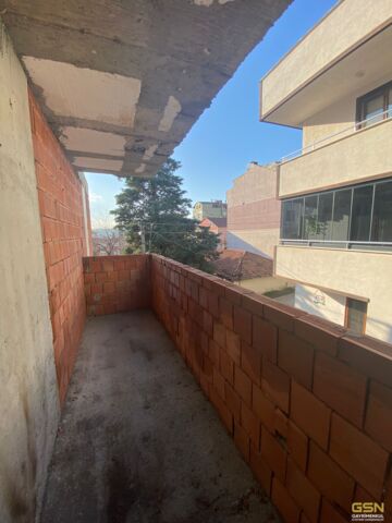 12-ÇAYIROVA YENİMAHALLE'DE MERKEZİ  KONUMDA DAİRELER
